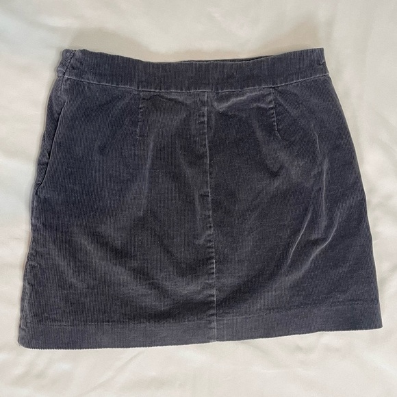 Banana Republic Charcoal Grey Stretch Corduroy Skirt with Pockets - Picture 5 of 10